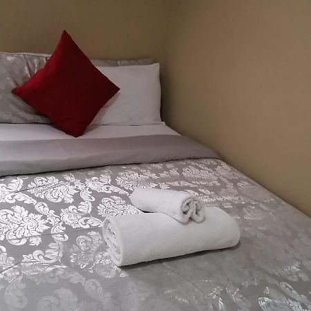 Royal Lodge Уитбанк Екстериор снимка