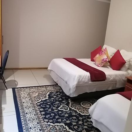 Royal Lodge Уитбанк Екстериор снимка